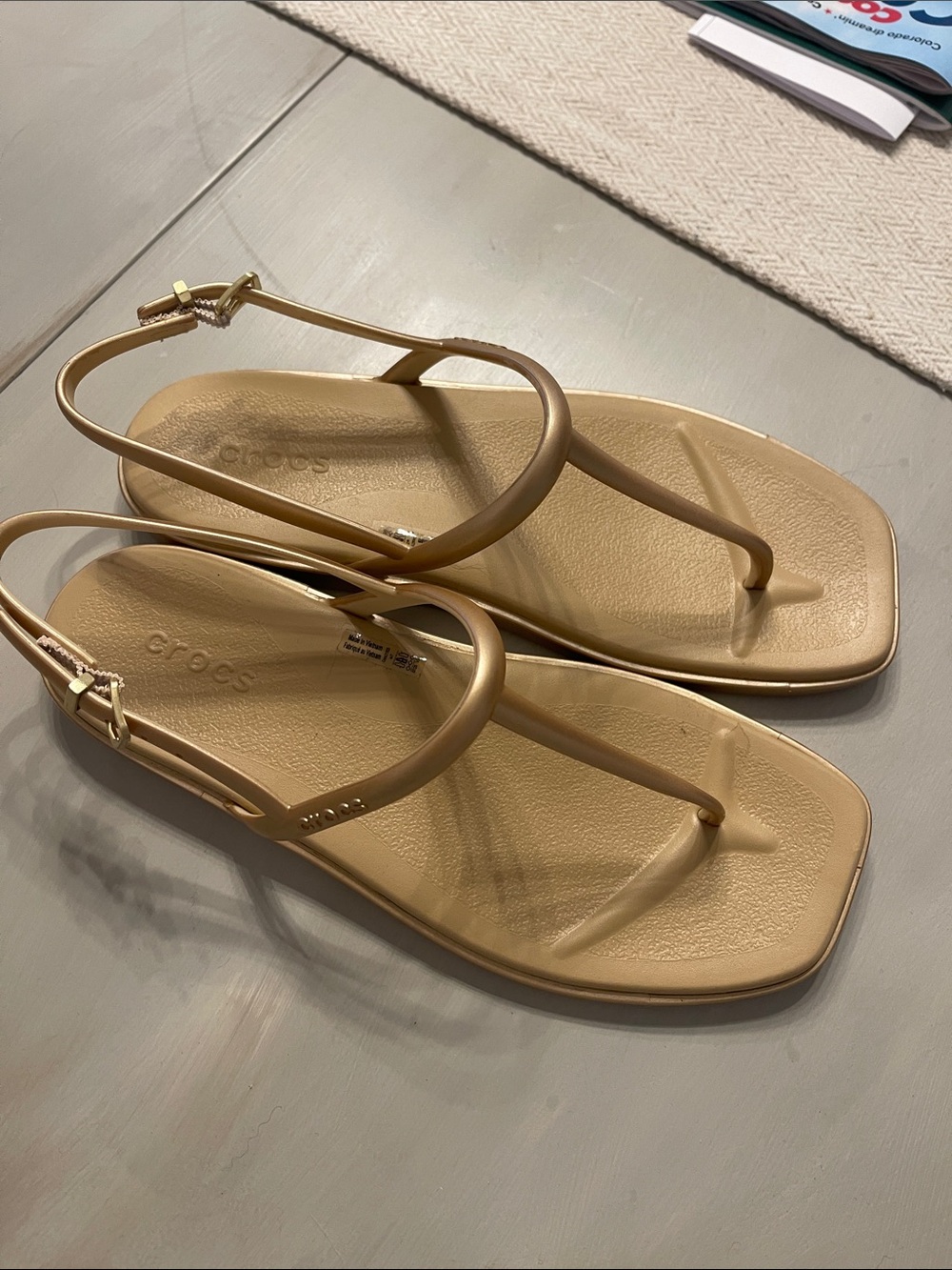 Crocs Women's Gold T-Strap Thong Sandals